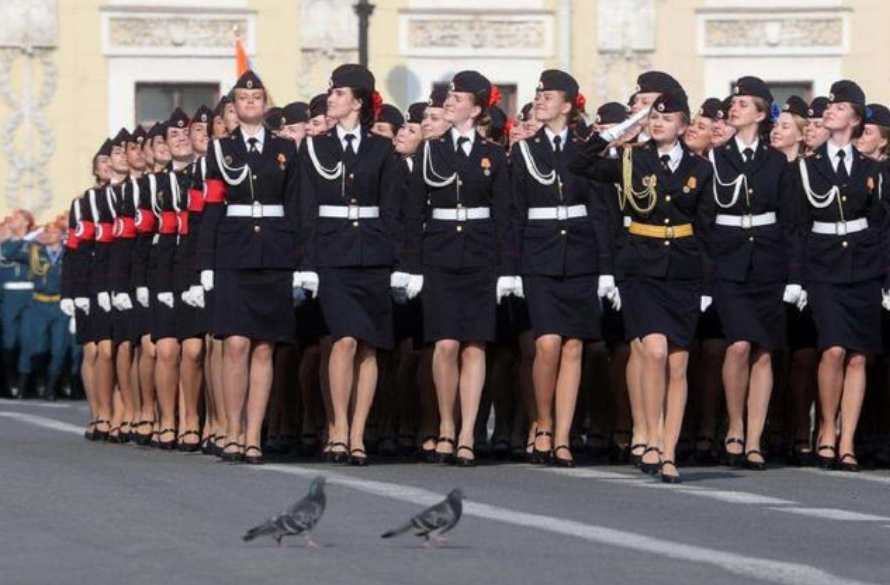 俄政客提议再建女兵营，“敌人会放弃开枪”，不怕敌人士气暴涨？