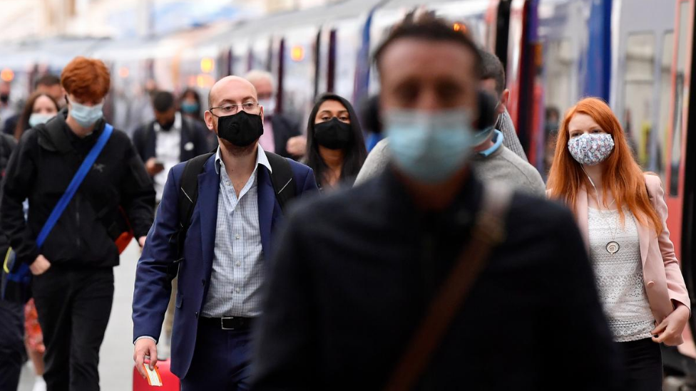 新冠肺炎确诊病例居高不下,英国最新禁令下周一实施