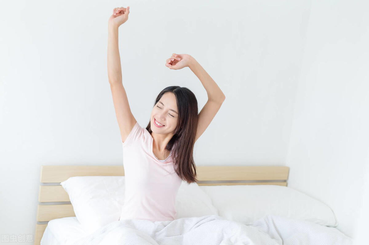 睡眠不足和过度,可能并存,身上有这些迹象,提醒你该按时起床了