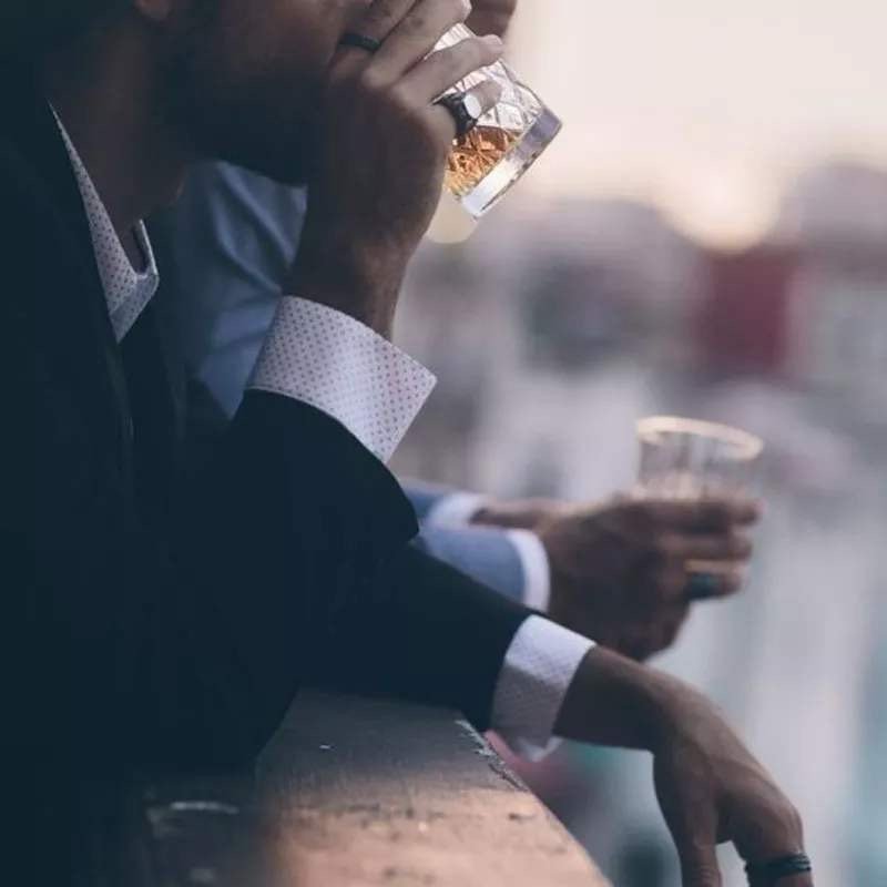 小酌怡情,大饮伤身?权威研究结论:滴酒不沾最健康