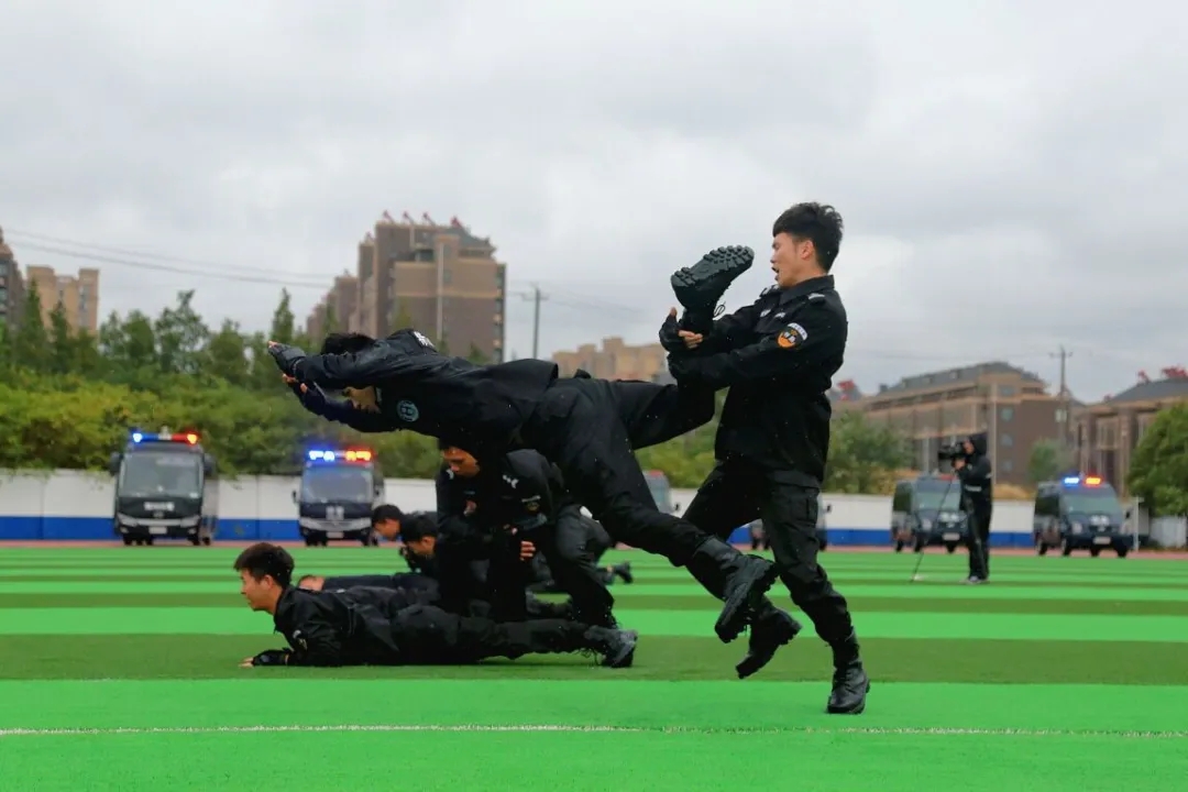 △江阴辅警应急演练