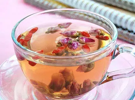 曾红极一时的玫瑰花茶,究竟有没有美白的功效《养生谣言》