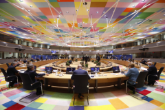 欧盟特别峰会首日议程结束