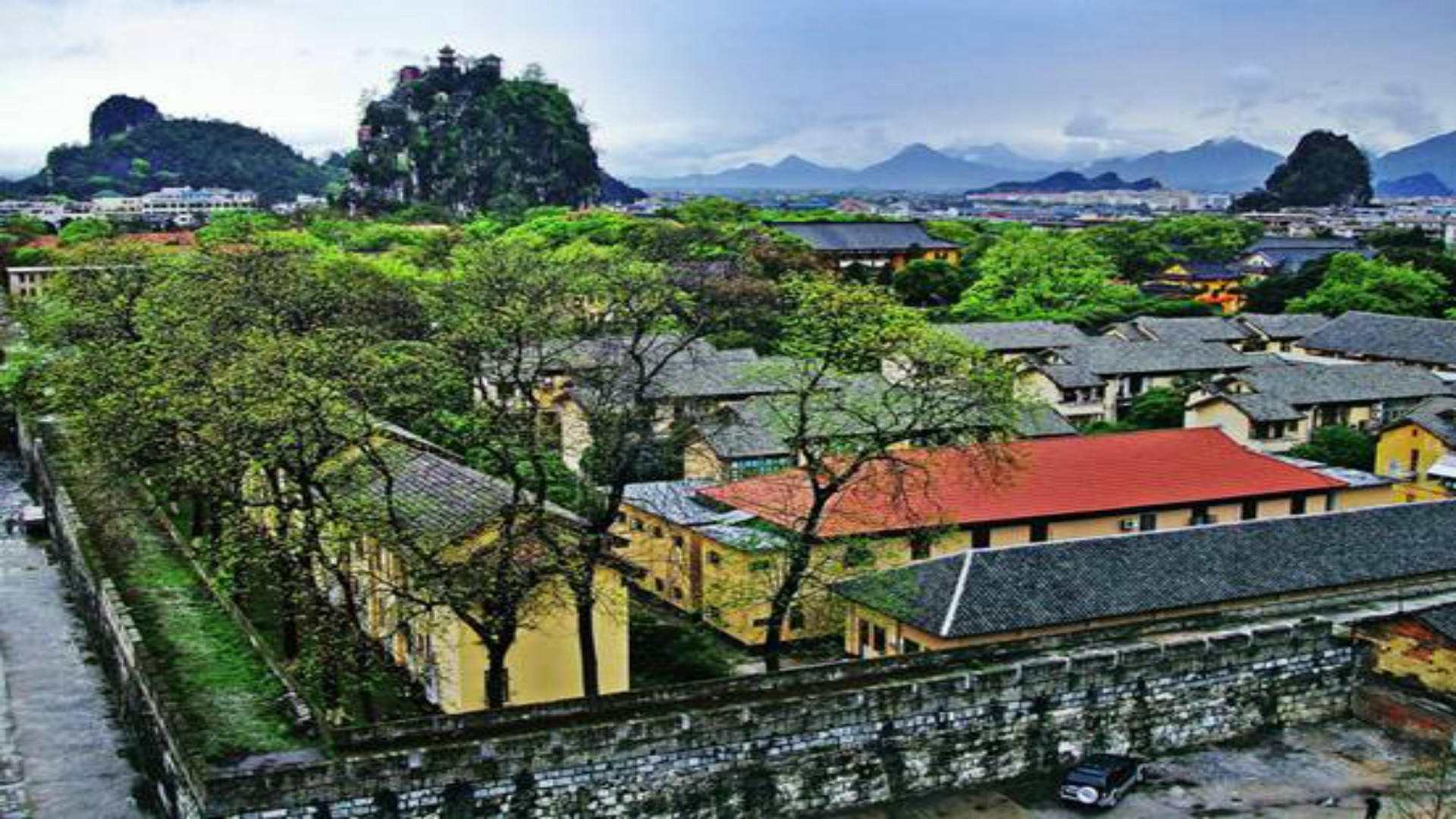中国独一无二的5A景区，内藏一所知名大学，比故宫还早建34年