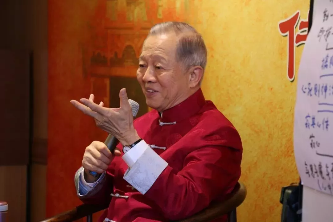 什么是最好的家庭教育?父母言传身教都会成为子女学习的点滴