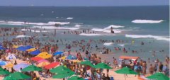 巴西假日，巴西各地海滩有拥挤现象