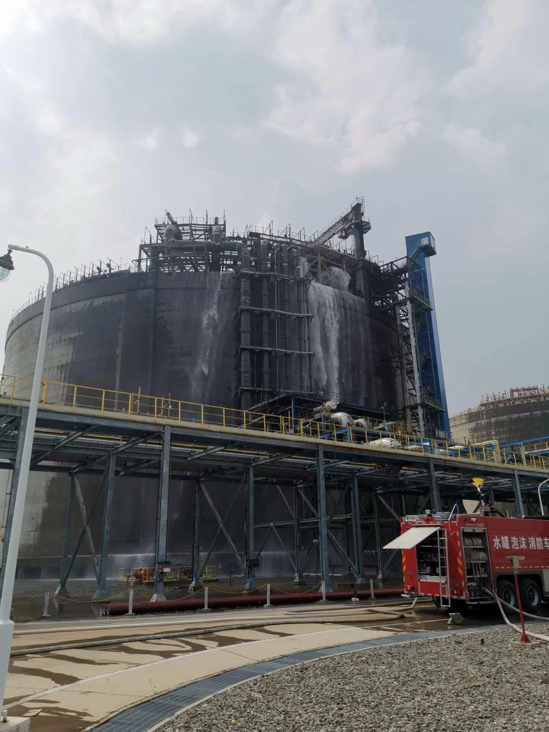 明火已被扑灭。来源:北海市铁山港区委宣传部官方微信