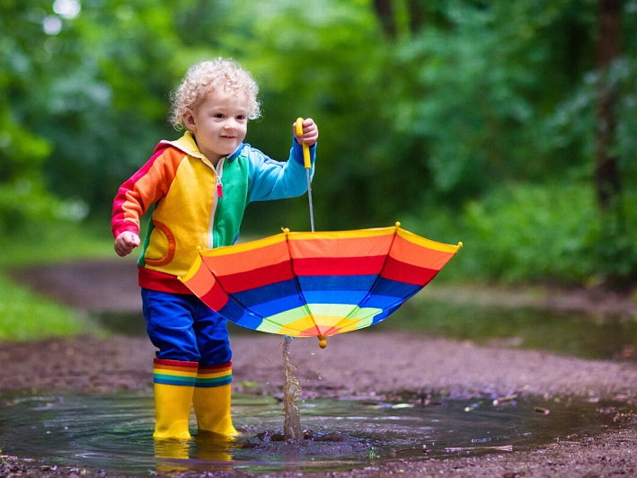 让孩子像小猪佩奇那样跳泥坑：自然、快乐让孩子更健康