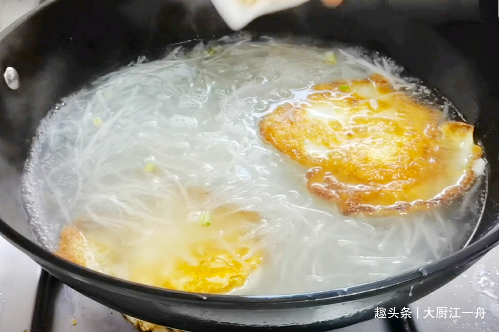 为啥广东人做的萝卜汤那么好喝？原来是有技巧，不放鸡精照样入味