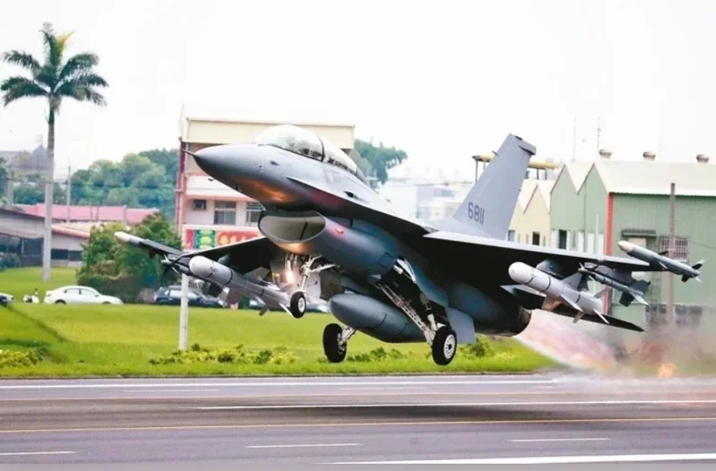 F16V战机资料图(图片来源:台湾联合新闻网)