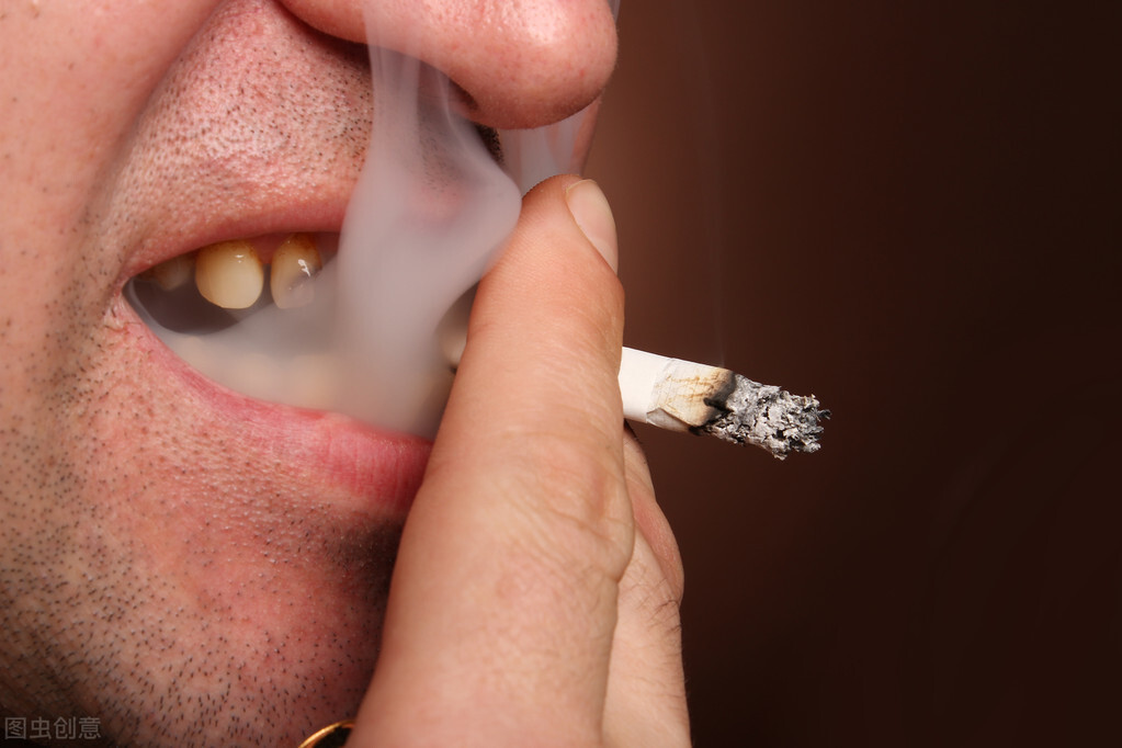 口臭并非总因不讲卫生,还可能是4种疾病所致!尽早检查别拖延
