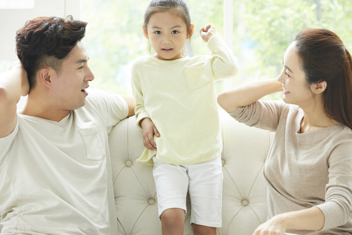 父母质问:不生孩子谁给你养老?儿子:我连给你养老的能力都没有