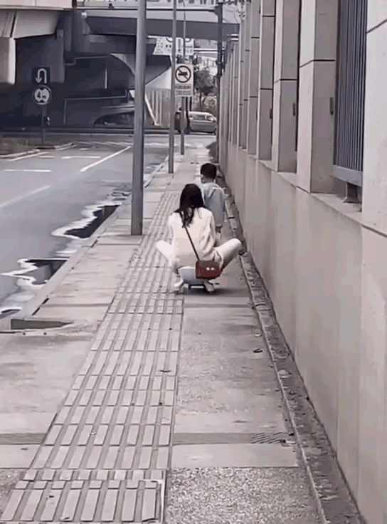自从不把儿子当娃养,老母亲终于成了“人上人”