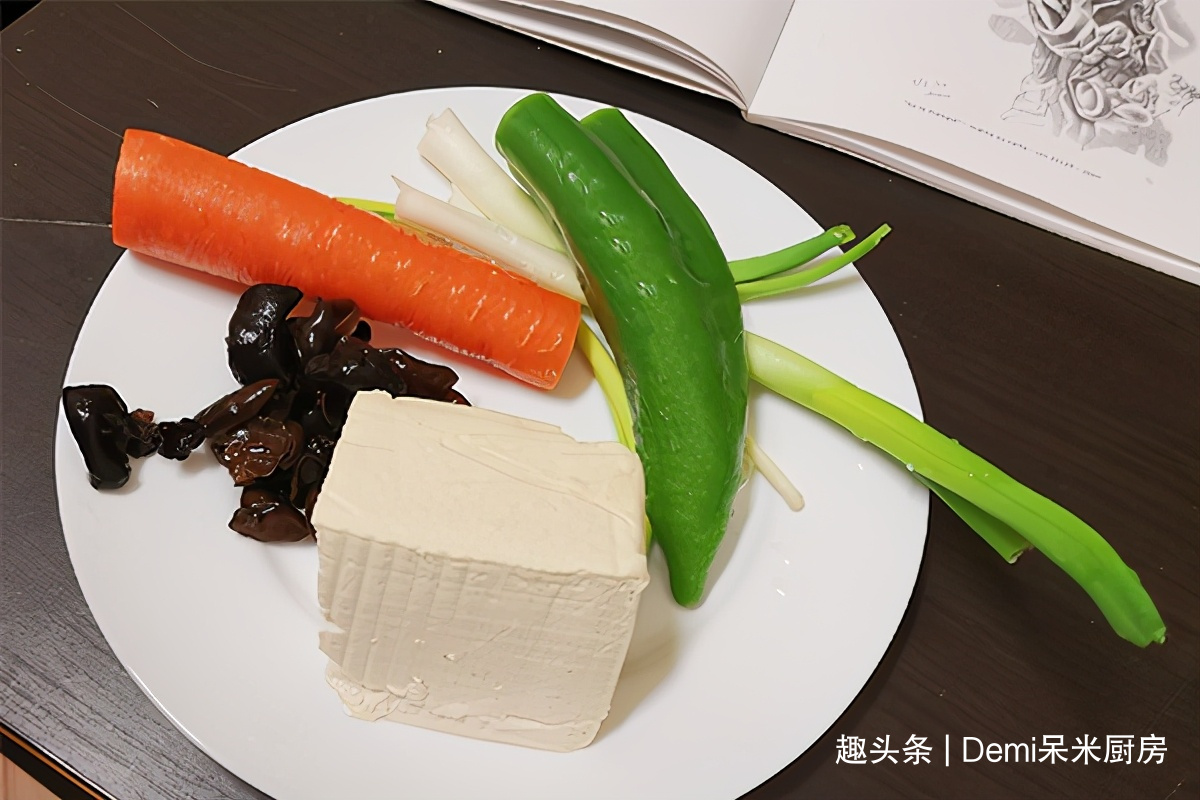 这是我吃过最好吃的家常豆腐，营养美味一学就会，比麻婆豆腐好吃