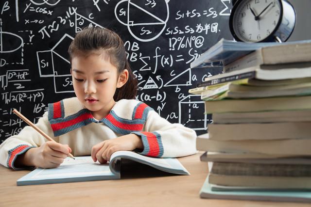 孩子为什么喜欢拖延磨蹭?原因在这里,教你四招让孩子告别拖延
