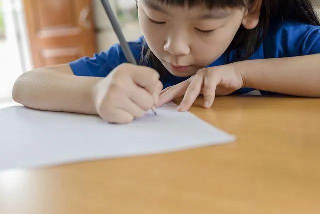 孩子为什么喜欢拖延磨蹭?原因在这里,教你四招让孩子告别拖延