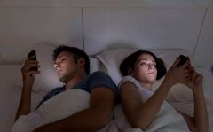 睡前有这4个不良习惯，身体会变得越来