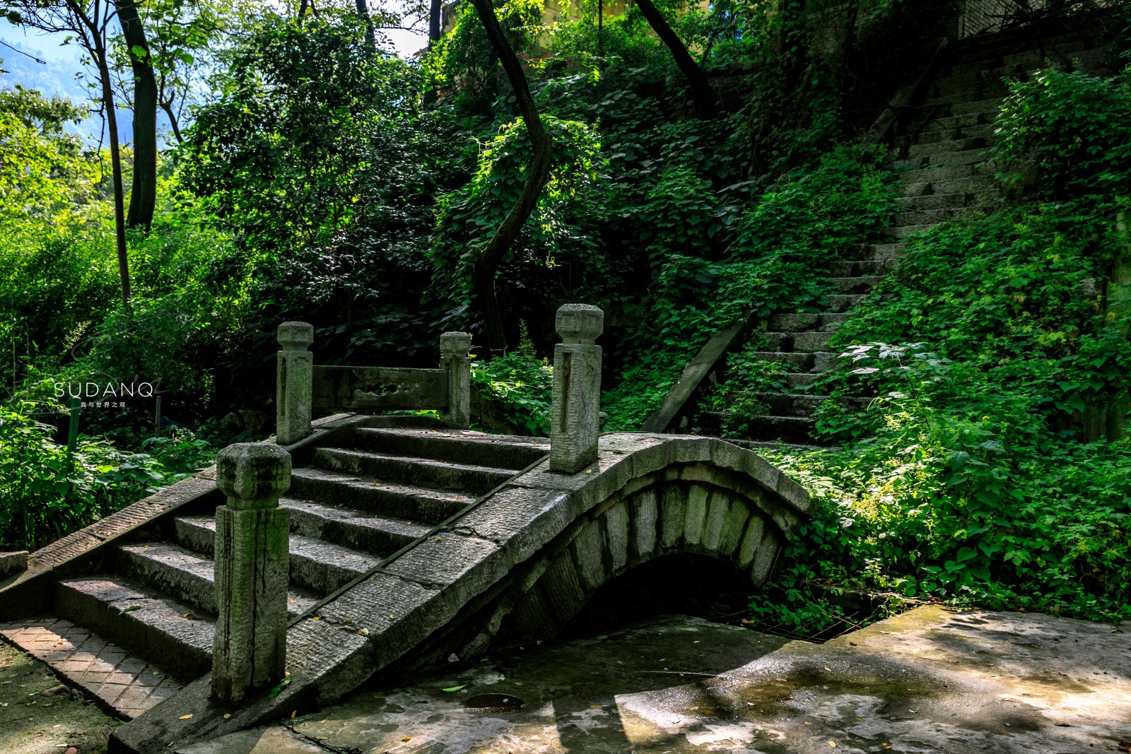 西安可真是一块宝地呀,在秦岭深处藏了一个大瀑布,背景不简单