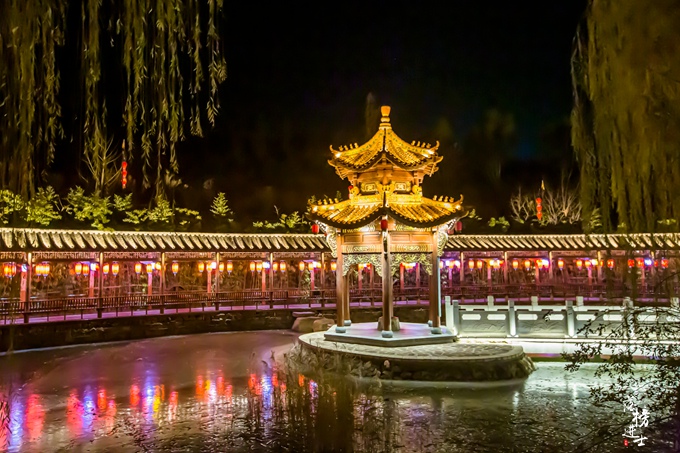 石家庄有个德明古镇,免门票,电瓶车十元,夜色下仿佛穿越到明清