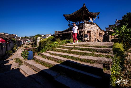 走进<a data-cke-saved-href='http://travel.sina.com.cn/anhui-lvyou/?from=b-keyword' href='http://travel.sina.com.cn/anhui-lvyou/?from=b-keyword' target='_blank'>安徽</a>,探访泾县的千年村落查济古镇