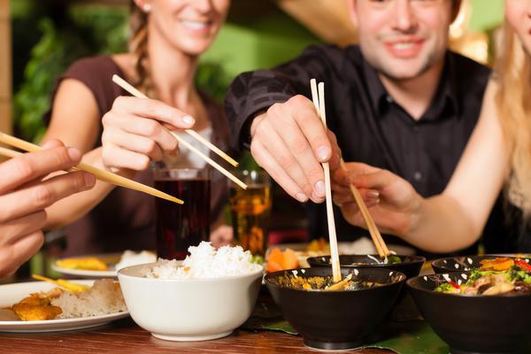 肠胃病越来越常见,多半与4个用餐习惯有联系,有的人尽量改改