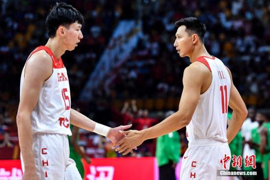 资料图:2019年9月8日晚,国际篮联篮球世界杯17-32名排位赛继续进行,在广州举行的M组比赛中,中国男篮73比86不敌尼日利亚男篮。中新社记者 陈骥旻 摄