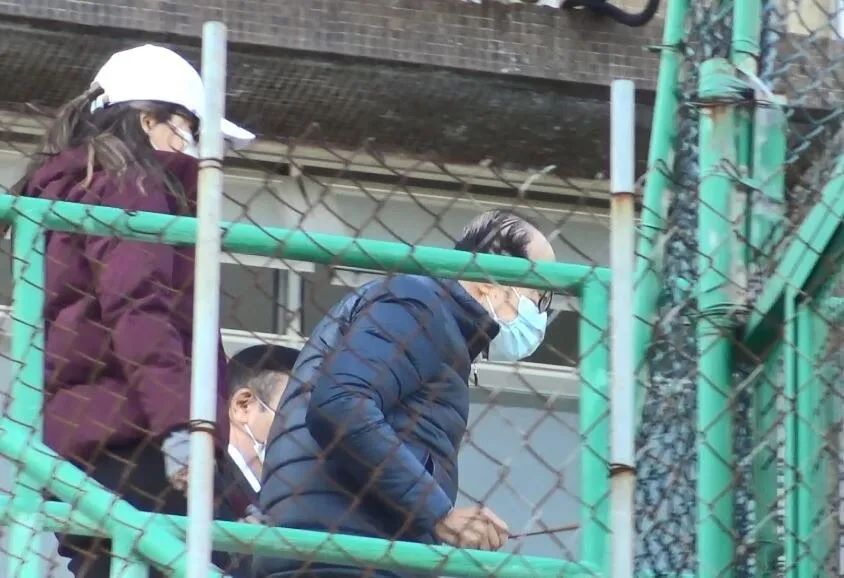 元旦李嘉诚携儿孙祭亡妻,周凯旋陪伴29年没名分,难忘庄月明?
