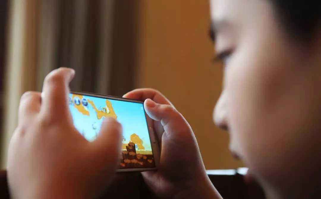 李玫瑾坦言：毁掉孩子的不是游戏和手机，而是家长这三种教育方式