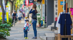 到底能不能带异性孩子上公众厕所呢？