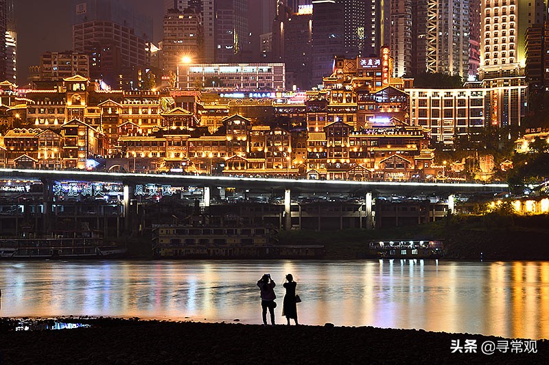 洪崖洞修成这样,为什么最后成为重庆第一网红景点?