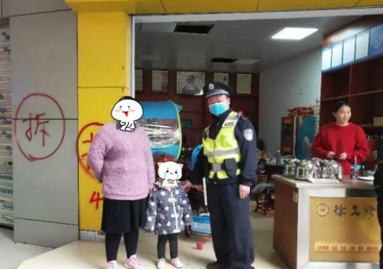 “睡衣妈妈”火了,完全不顾孩子的尊严,宝妈;我有穿衣自由