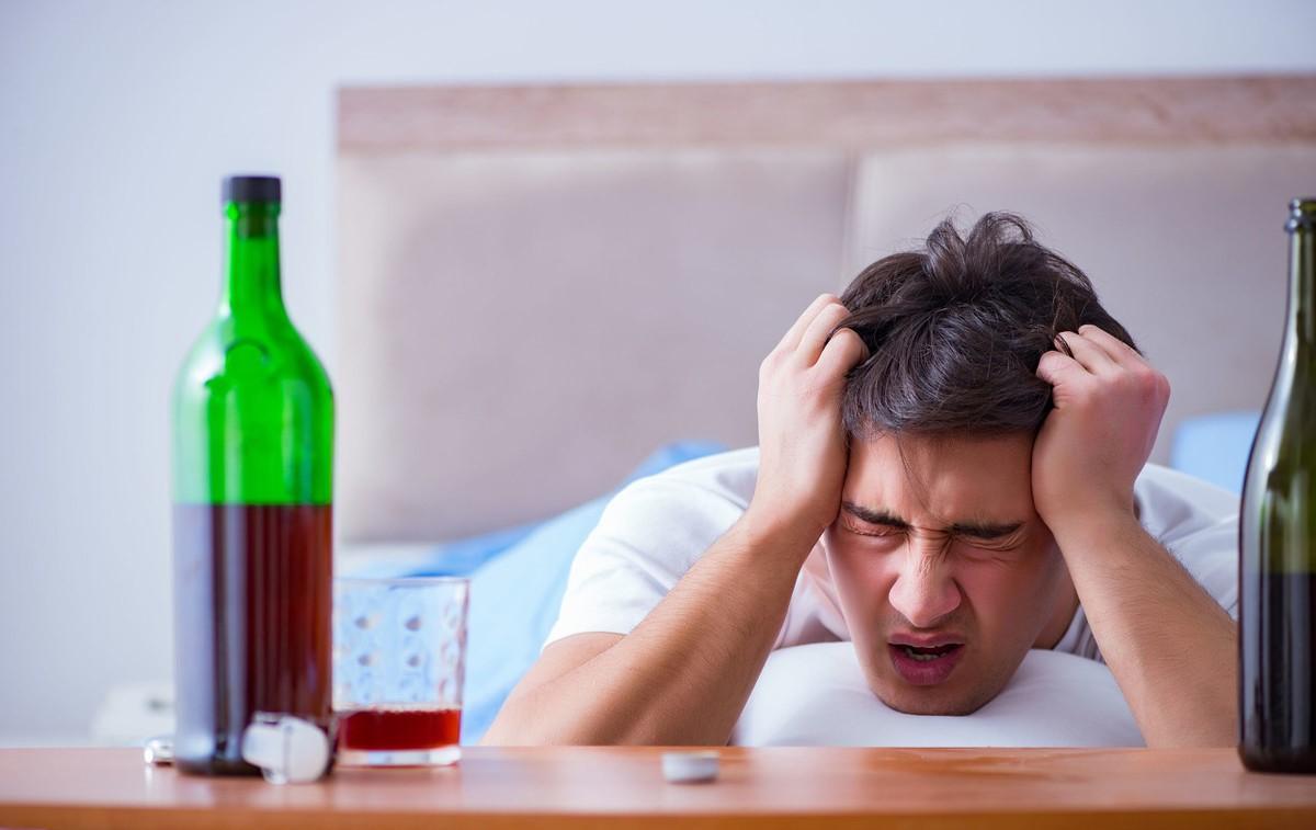 喝酒脸红、脸白是怎么回事?这5个常识,喝酒的人要明白