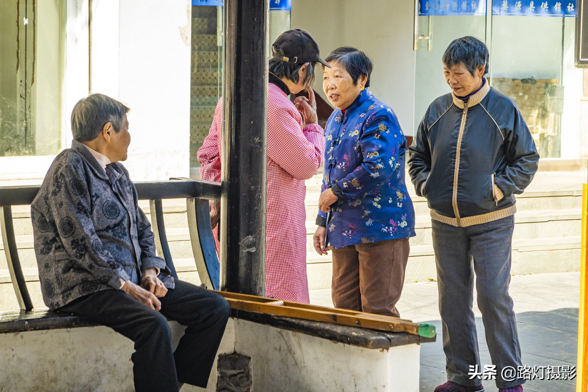 中国适合老年夫妻的4个古镇,小众清净,粉墙黛瓦,你去过几个?