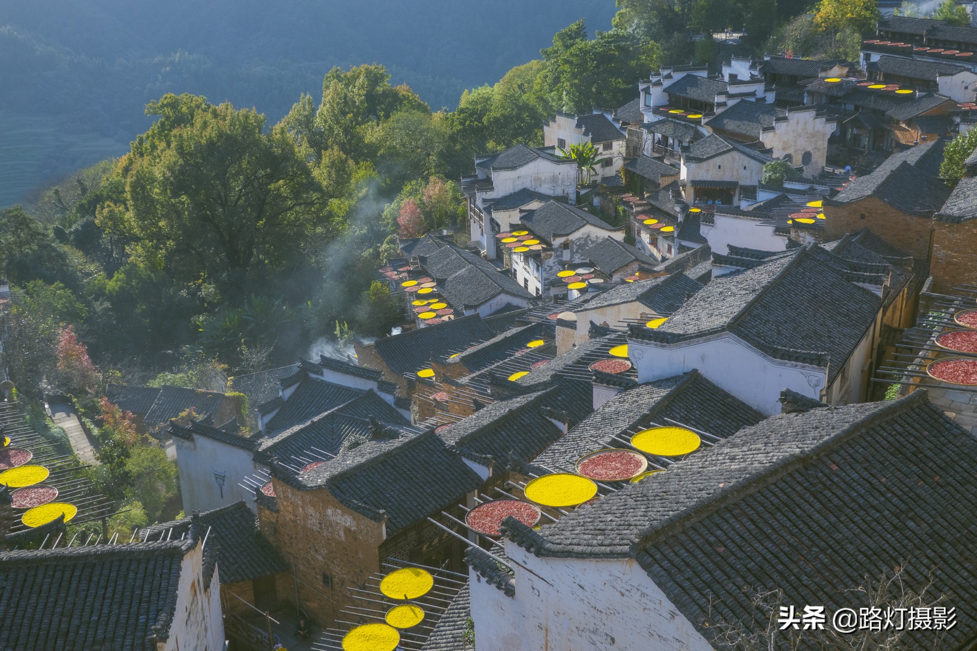 中国适合老年夫妻的4个古镇，小众清净，粉墙黛瓦，你去过几个？