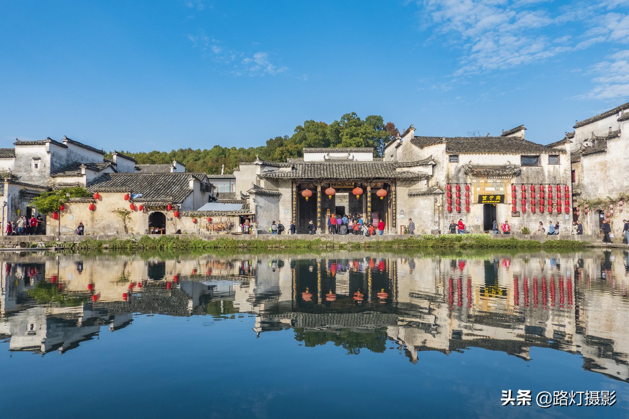 中国适合老年夫妻的4个古镇,小众清净,粉墙黛瓦,你去过几个?