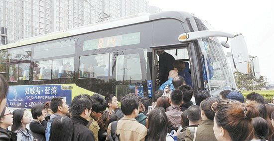 一河之隔,被分割的不仅是房价!成交量大涨背后,楼市将如何走?