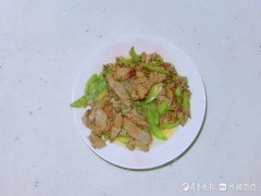 青椒牛柳这样做肉质嫩滑，吃一次就上