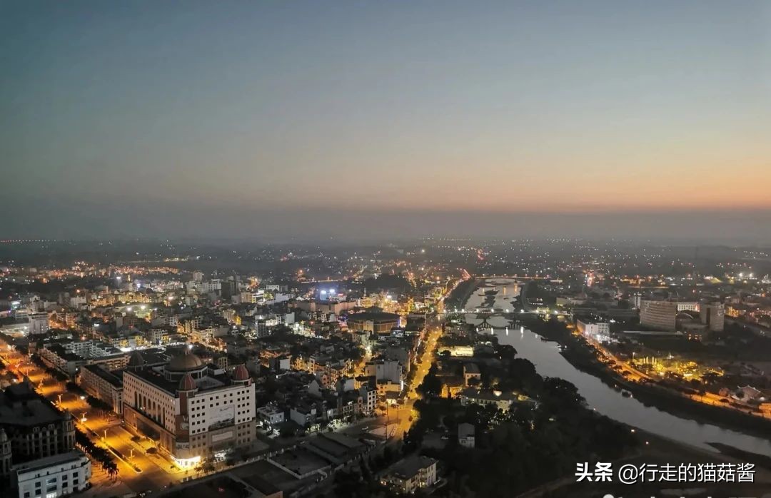 广西的这个口岸小城,与越南只有一河之隔,还能吃到正宗越南菜