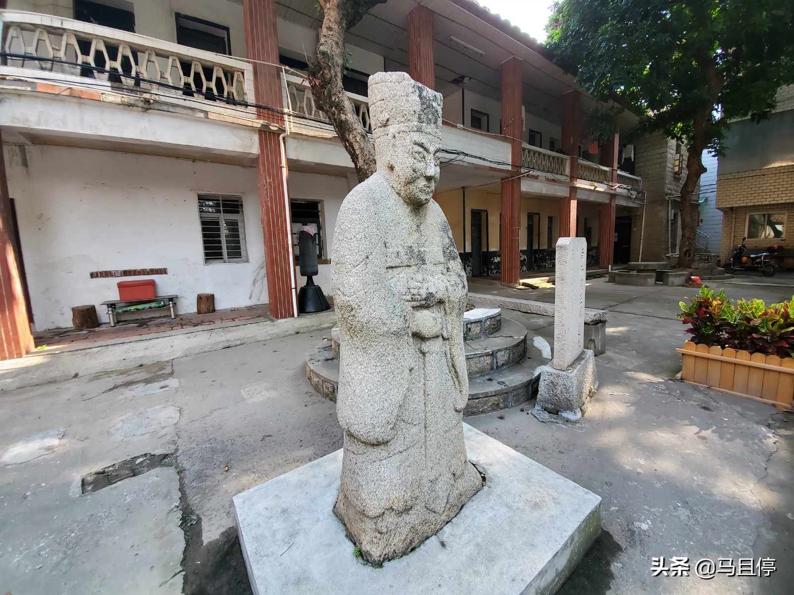 距厦门仅60分钟车程，藏着2700年古城，景点丰富且大都免费