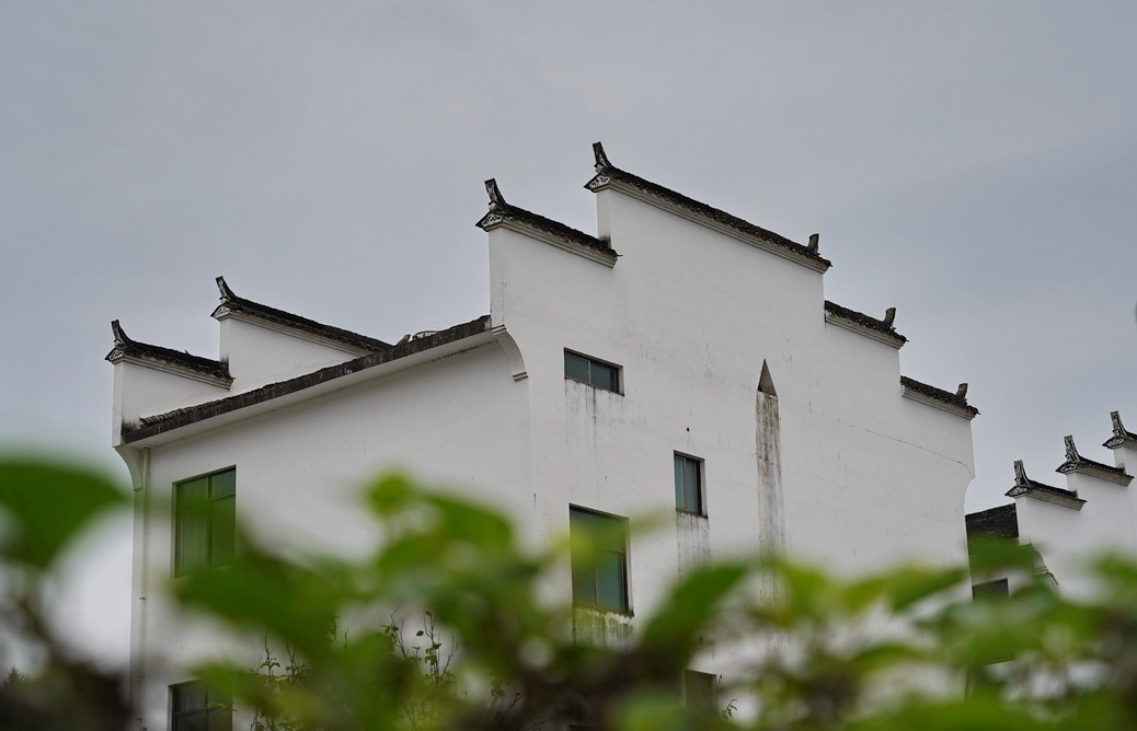 游江西婺源:一个叫漳村的地方,一条清澈的溪水,一部追过的电影