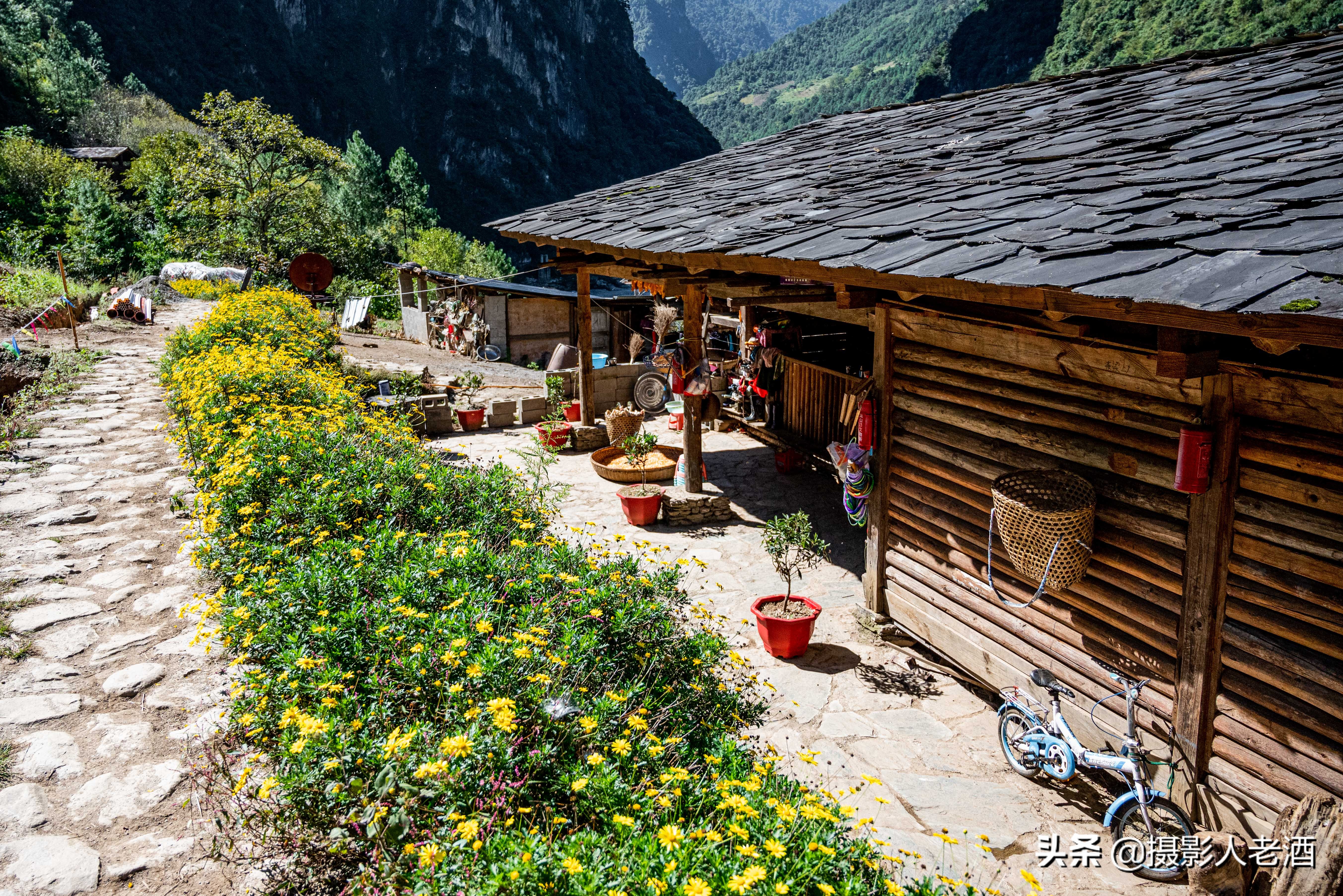 云南有一处绝美的小村庄，位于怒江茶马古道，犹如当代世外桃源