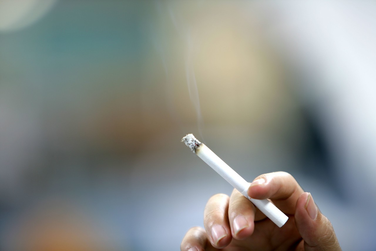 经常接触二手烟的人，可以养成4个习惯，减少香烟所带来的伤害