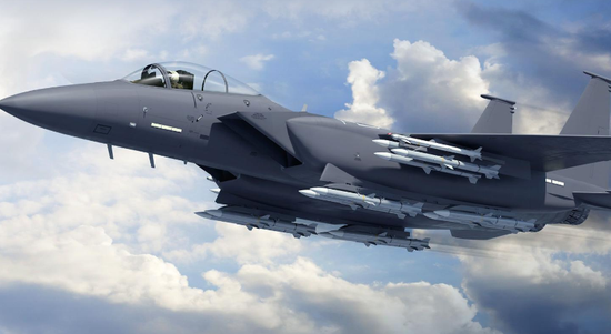 F-15XE挂载能力更强,综合作战能力更强,但价格也不菲,单价达到1.25亿美元。