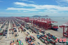 2021年1月，洋山港集装箱吞吐量以196.5万