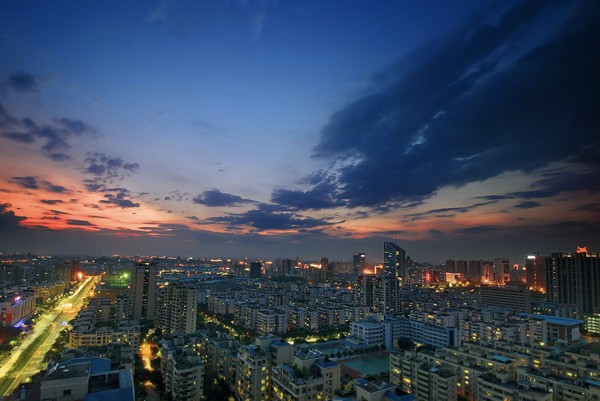 5年同比涨幅超90%！广东第三个万亿城市，佛山楼市未来可期？