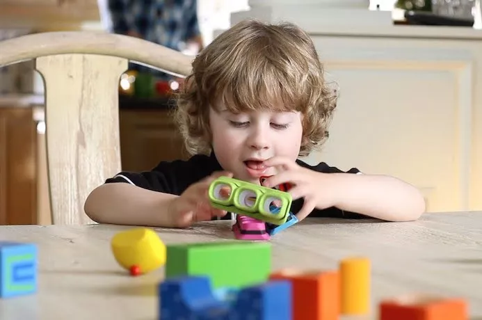 孩子“胆小”怎么办?心理学专家给出了3步教育法,太有效了