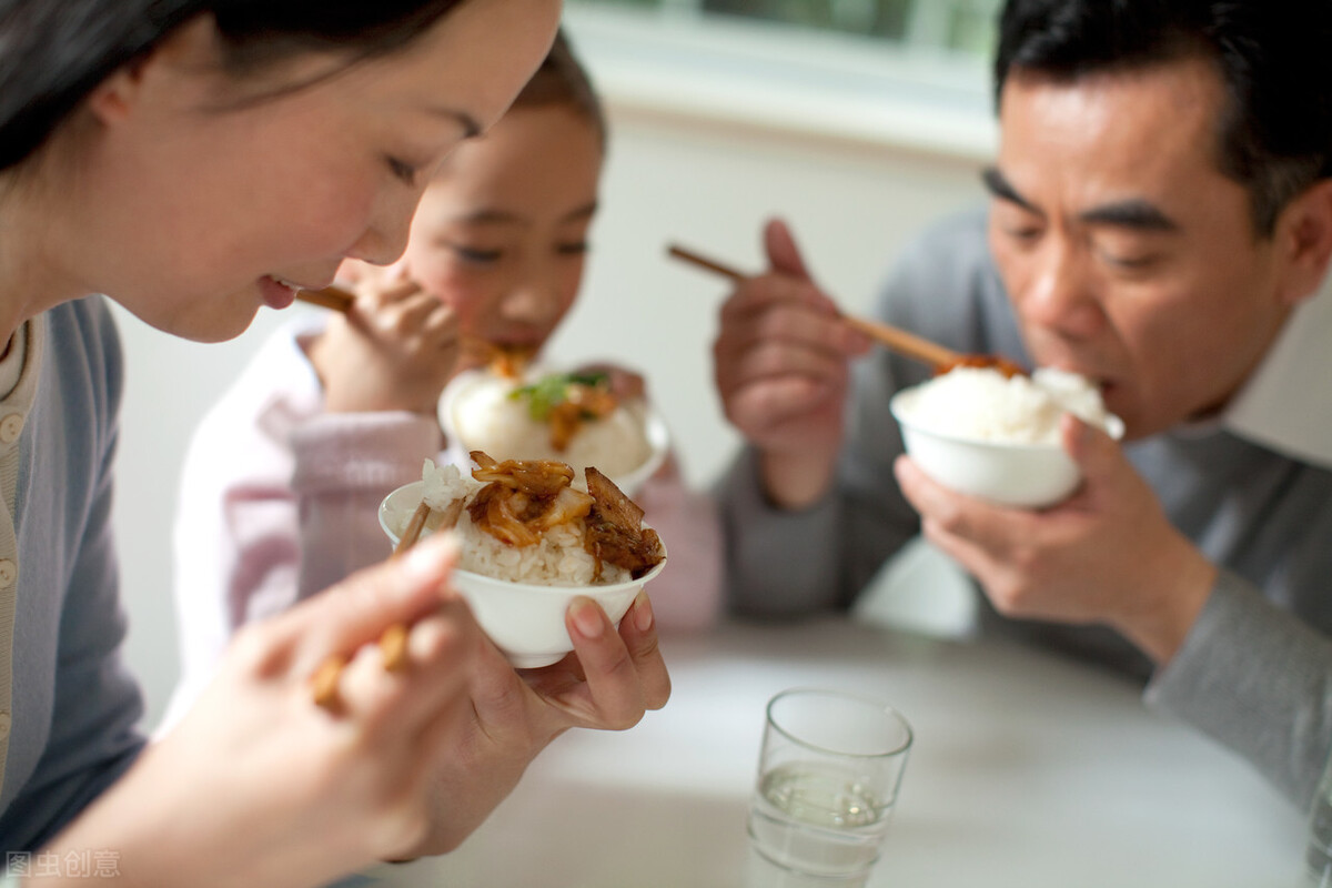 吃面条可以养胃吗?胃不好的人,做好这3件事,或能减轻胃的压力