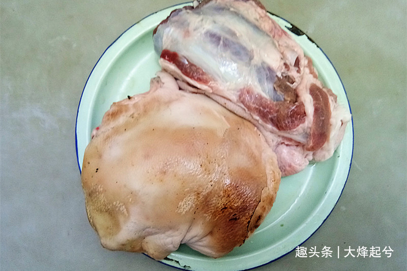 家宴重磅菜红烧蹄膀，皮糯肉酥入口即化，学会春节露一手