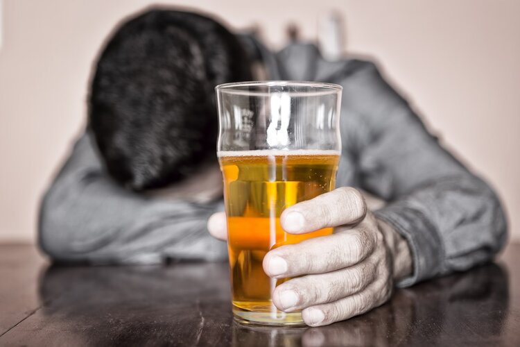 每天晚上都要喝二三两白酒,对身体有好处吗?是时候说清了