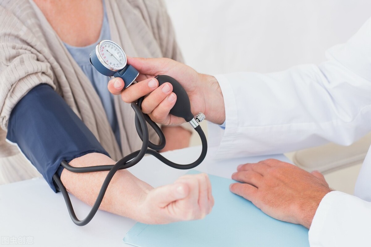 测量血压时忽高忽低，医生告诉你，在什么时间测量血压才准
